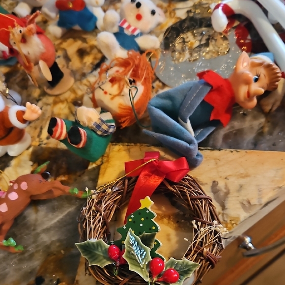 Set of over 45 Festive Christmas Ornaments Collection from the 1950's. - Picture 3 of 12